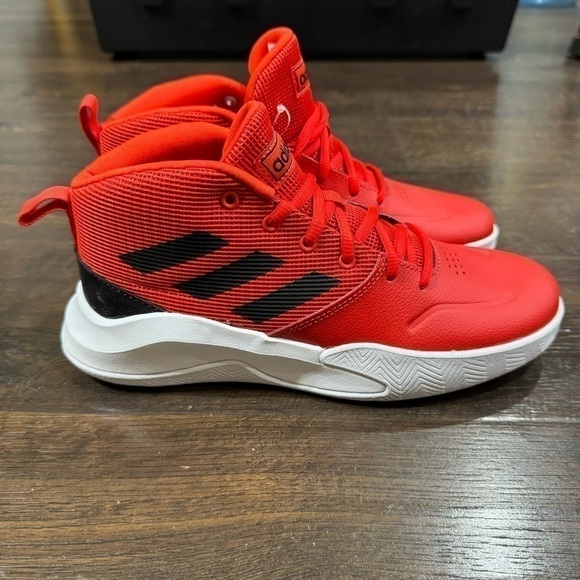 Adidas Own The Game Basketball Shoe Size 6 Women - Picture 1 of 10